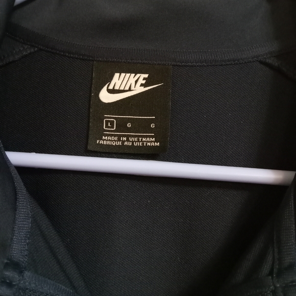 Mens Nike Light Zip Up Jacket New Without Tags From Smoke Free Home - Picture 5 of 6